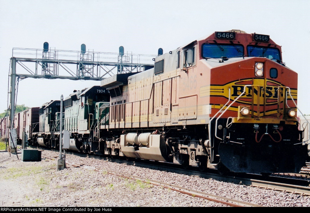 BNSF 5466 West